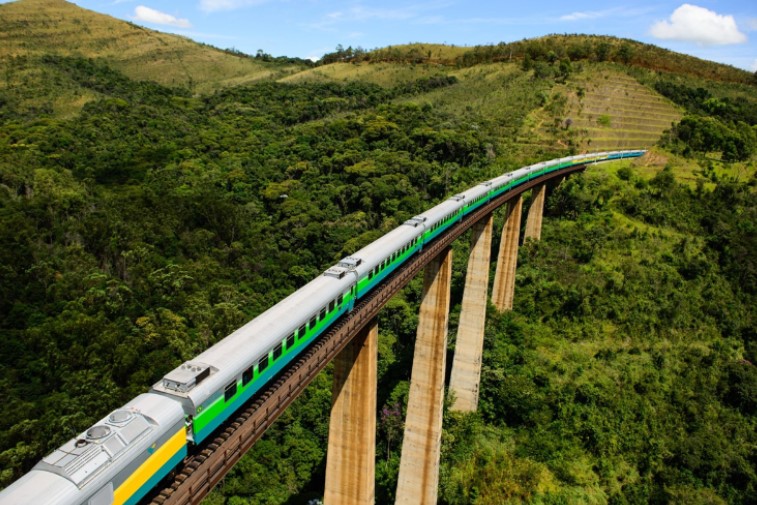 Plano CNT de Transporte e Logística 2026 mapeia projetos de infraestrutura para os 27 estados do país; confira